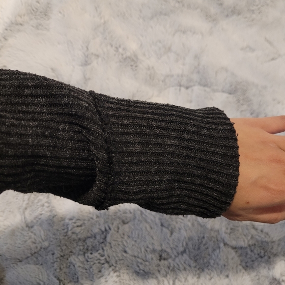 Zara Sweater - Picture 2 of 3